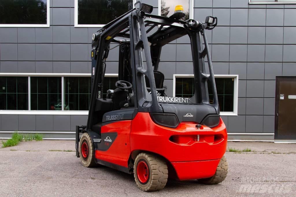 Linde E30-01 Akumulátorové vozíky