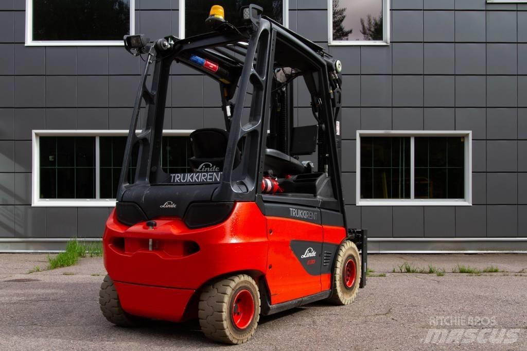 Linde E30-01 Akumulátorové vozíky