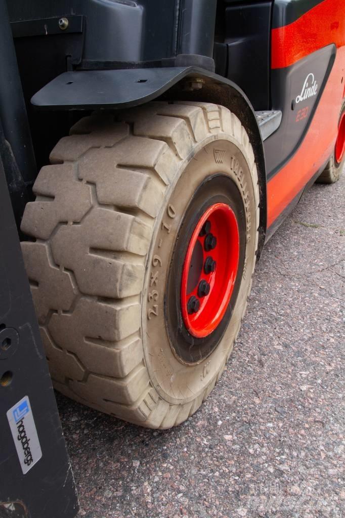 Linde E30-01 Akumulátorové vozíky