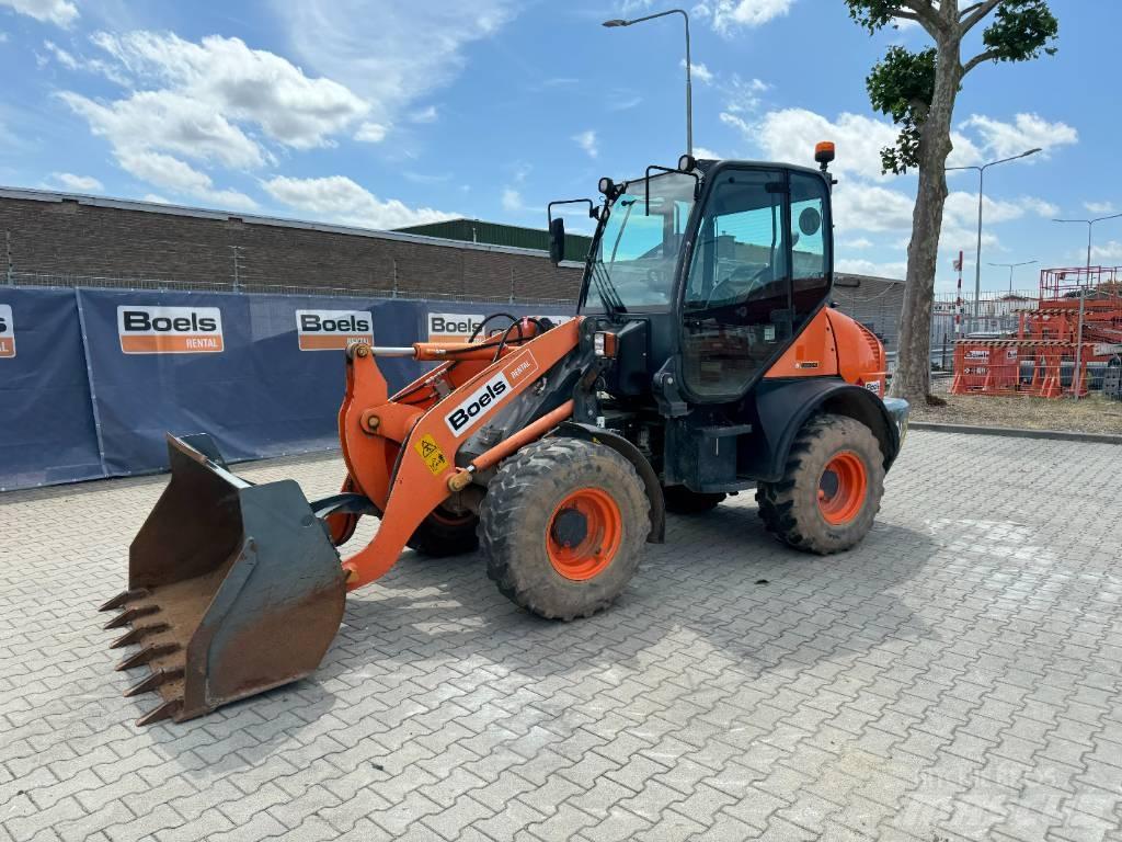 Komatsu WA80-6 Kolesové nakladače