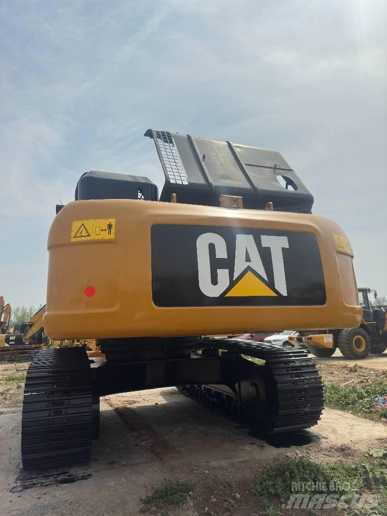CAT 330 D2 Pásové rýpadlá
