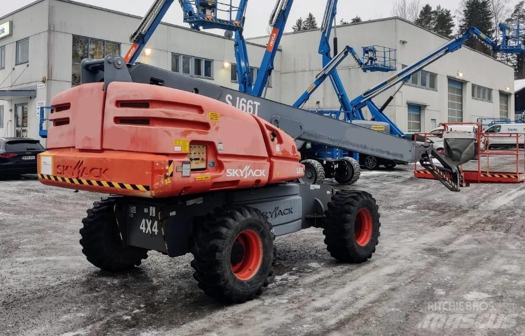 SkyJack SJ 66 T Kĺbové plošiny