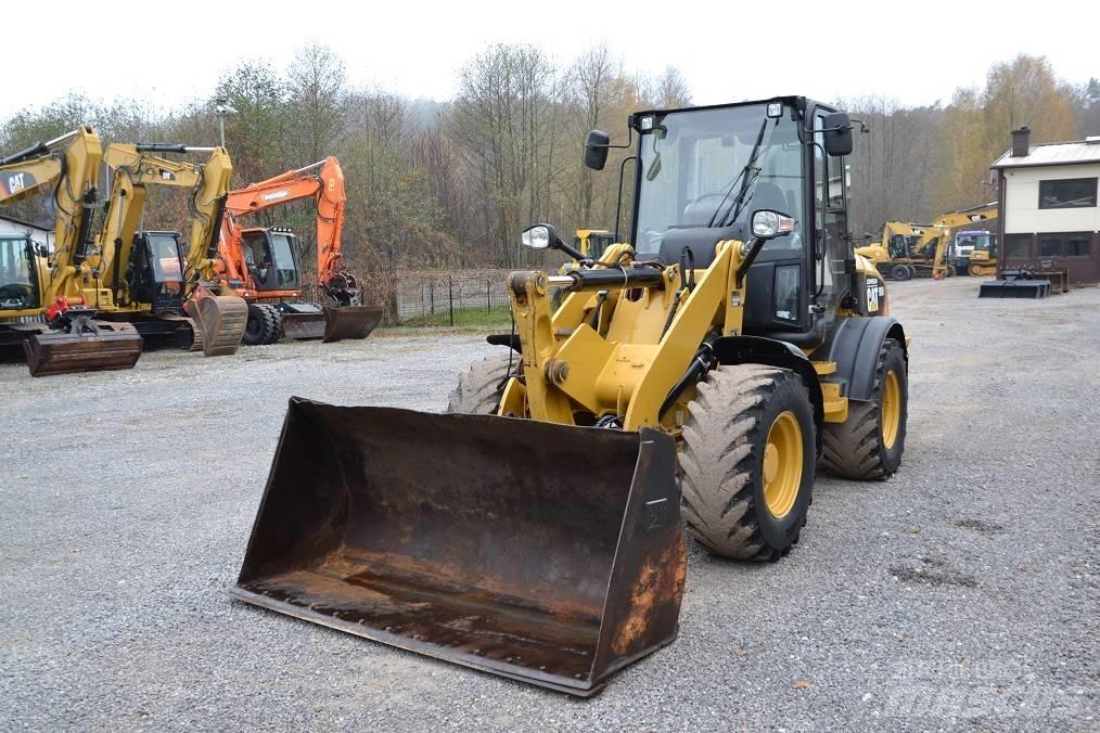 CAT 908 H 2 Kolesové nakladače