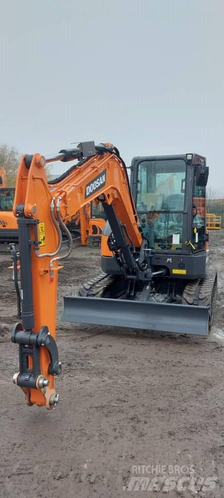 Doosan DX 50 Z Pásové rýpadlá