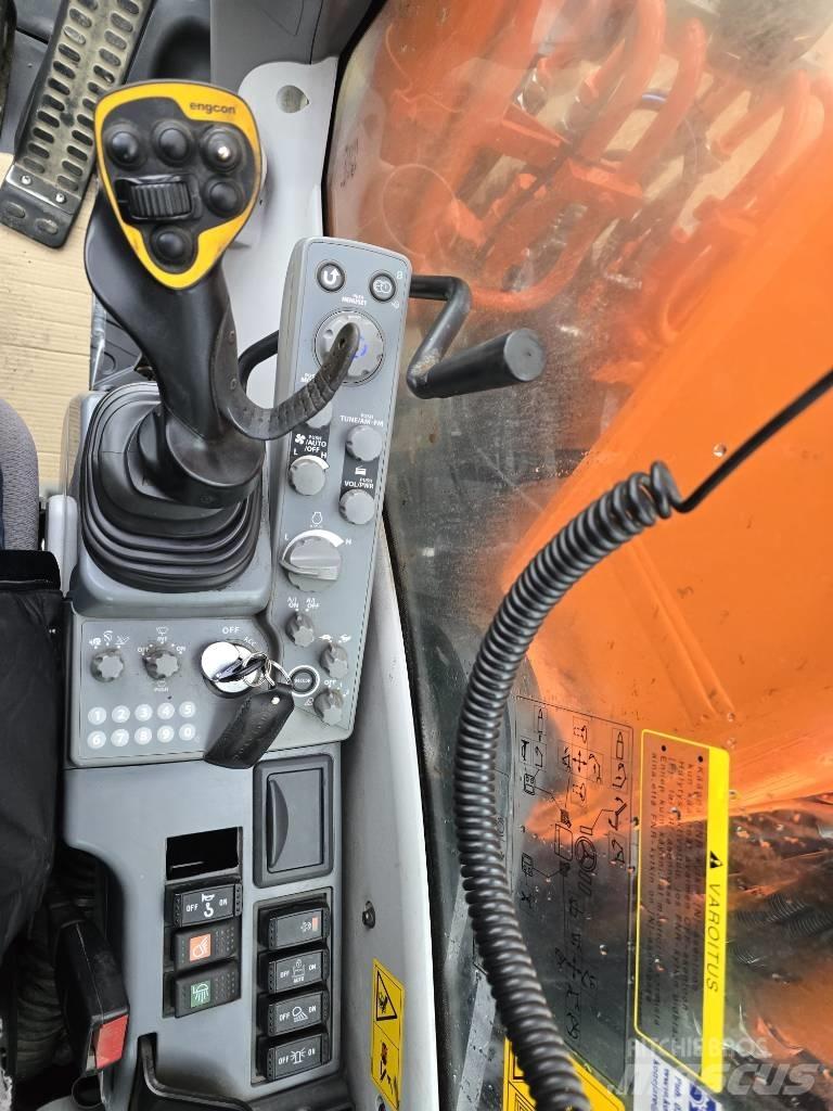 Hitachi ZX 220W-5 Kolesové rýpadlá
