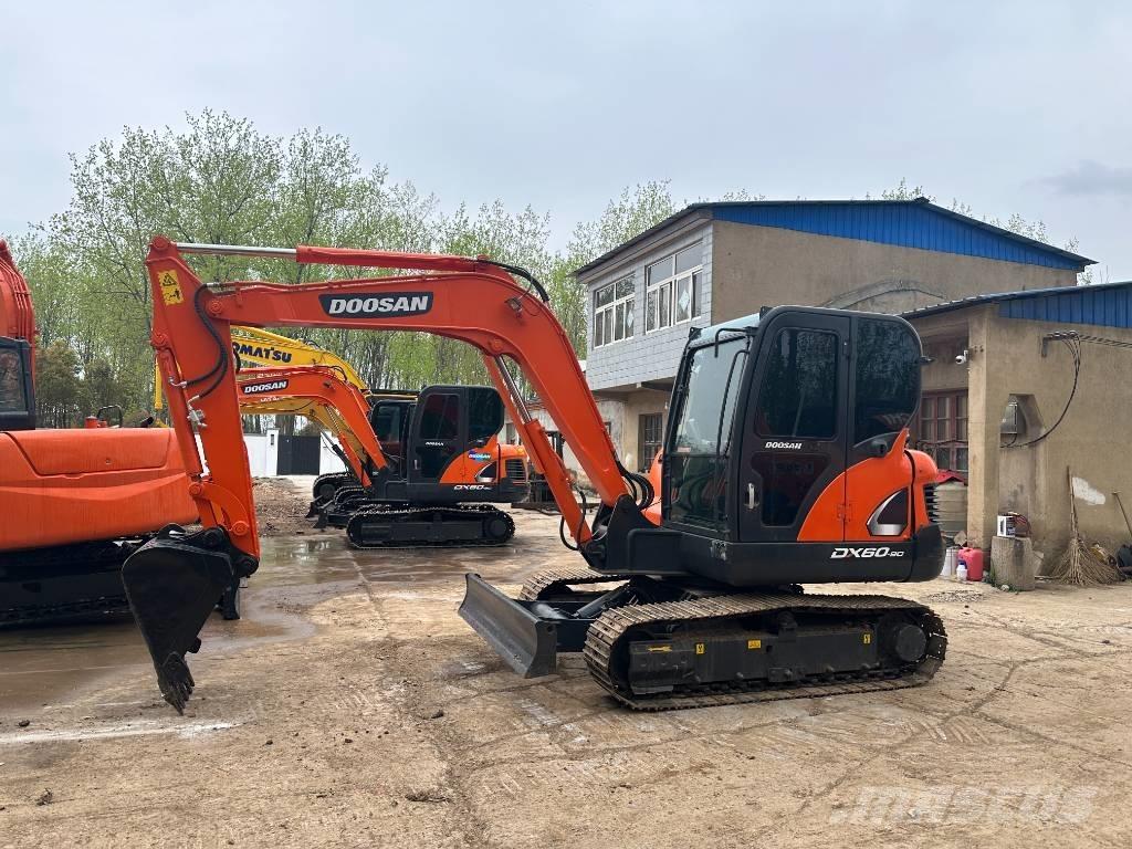 Doosan DX60 Pásové rýpadlá
