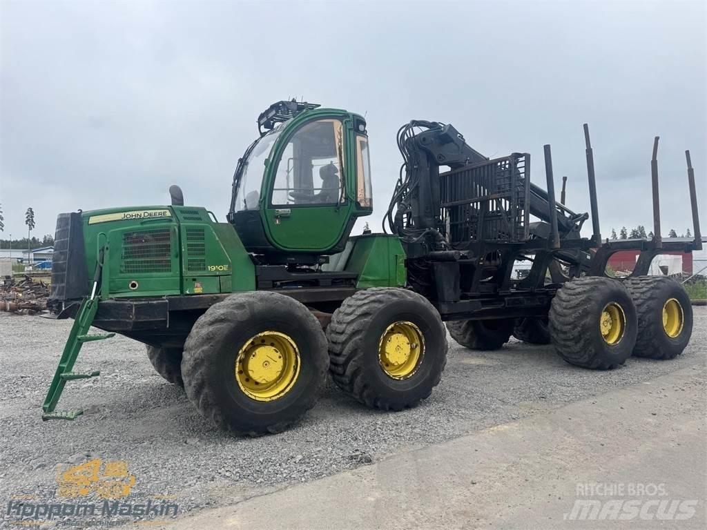 John Deere 1910E Lesné traktory