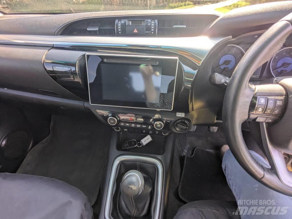 Toyota Hilux Nakladacia/sklápacia bočnica