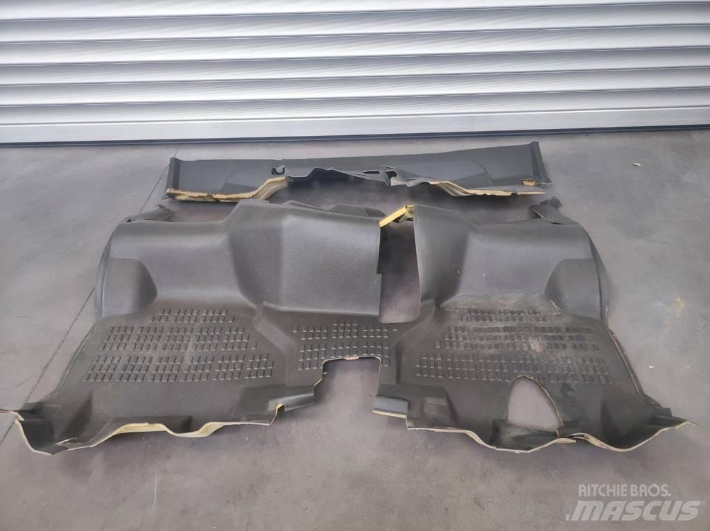Renault Floor Mat Kabíny a interiér
