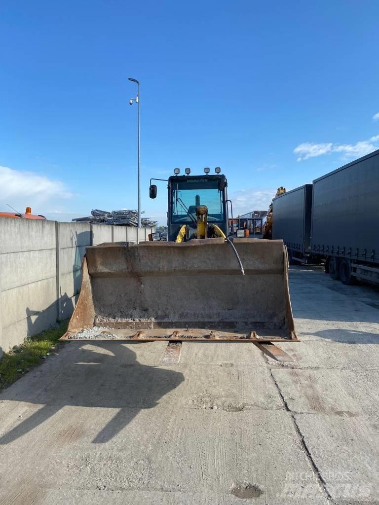 Komatsu WA 100 M-5 Kolesové nakladače