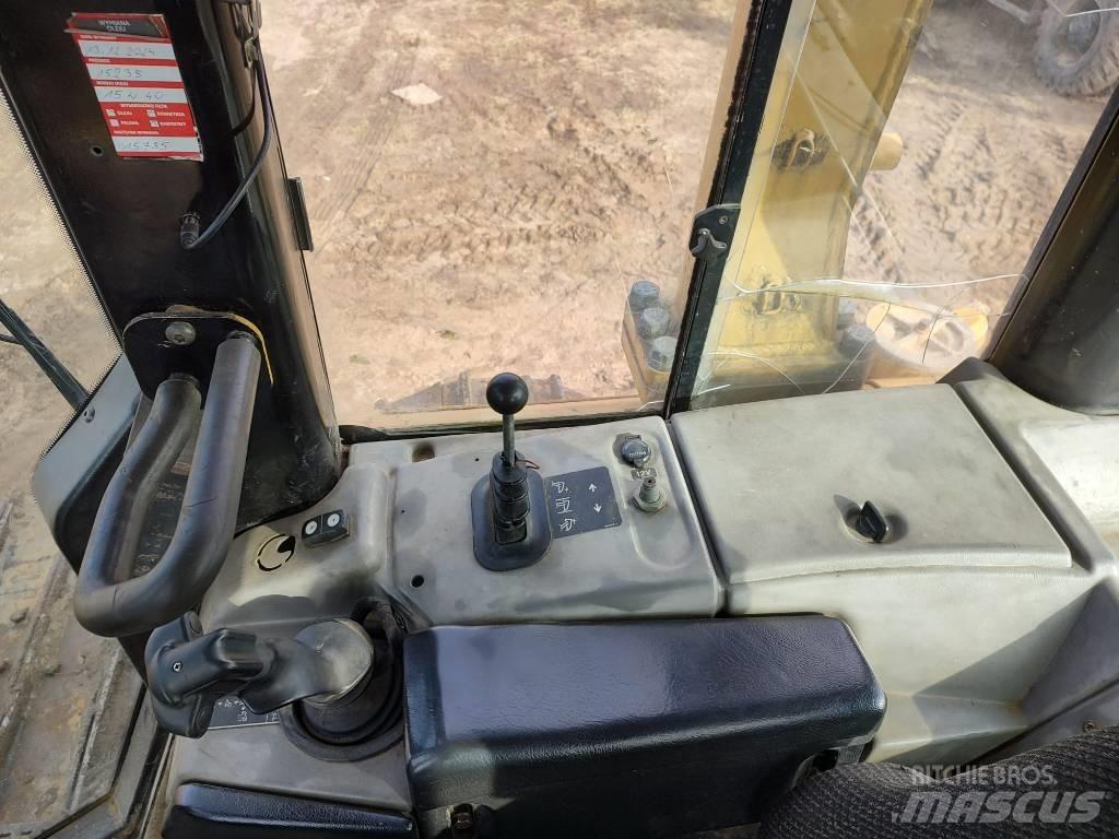 CAT D 6 N LGP Pásové dozéry