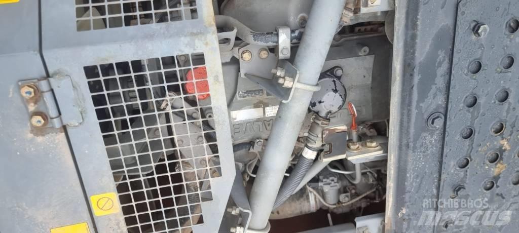 Hitachi ZX 250 LC-5 Pásové rýpadlá