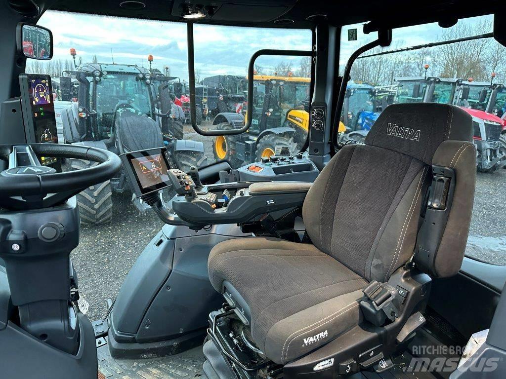 Valtra T 235 Direct Traktory