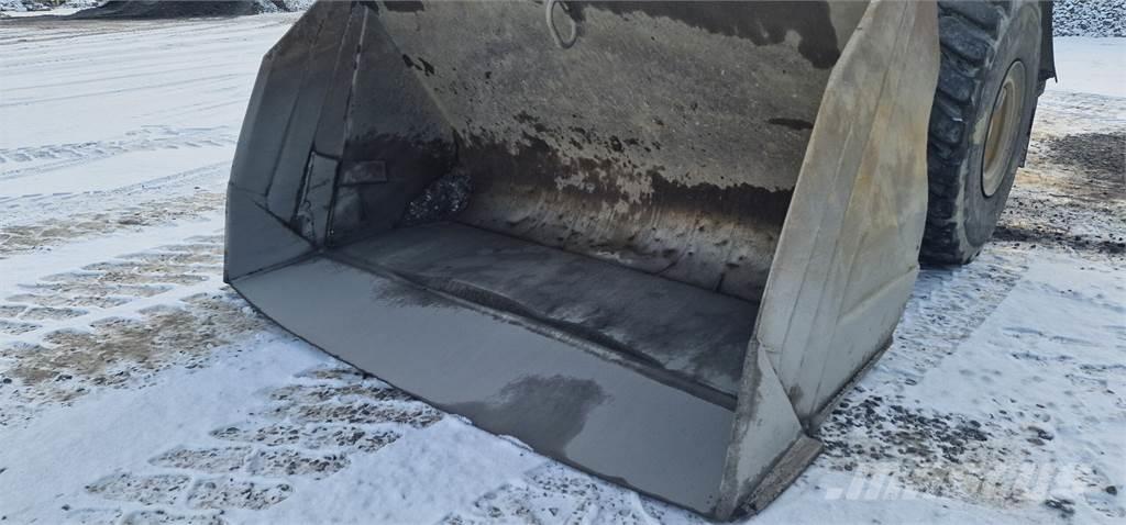 Volvo L180G Kolesové nakladače