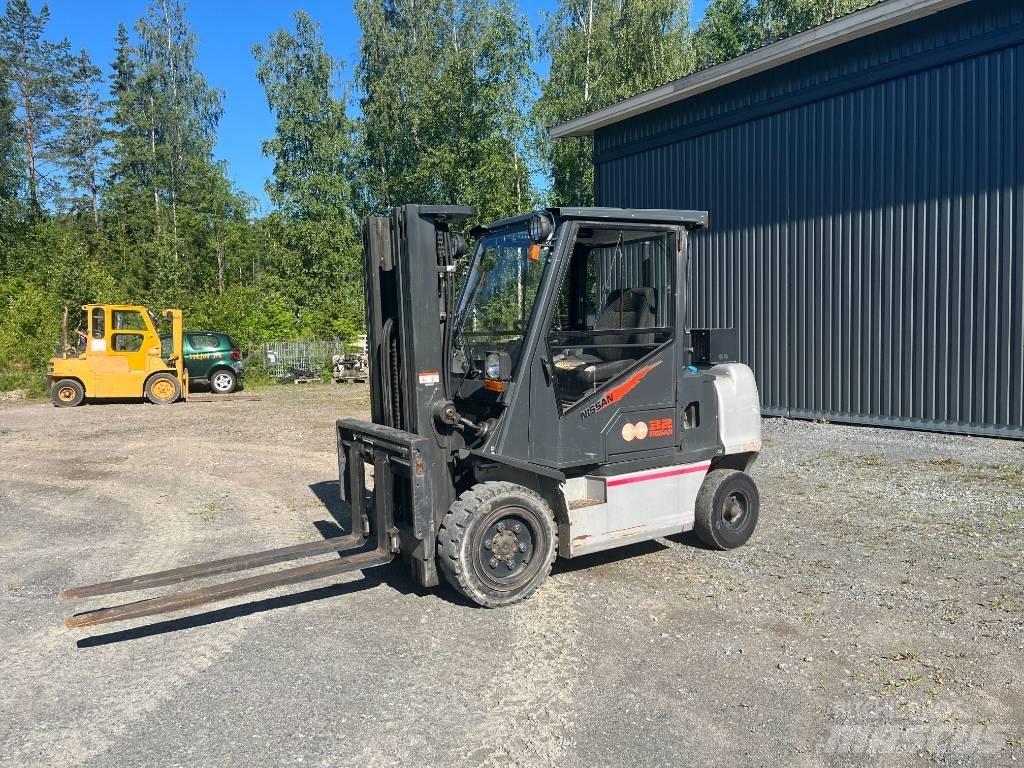 Nissan FGD02A320 Dieselové vozíky