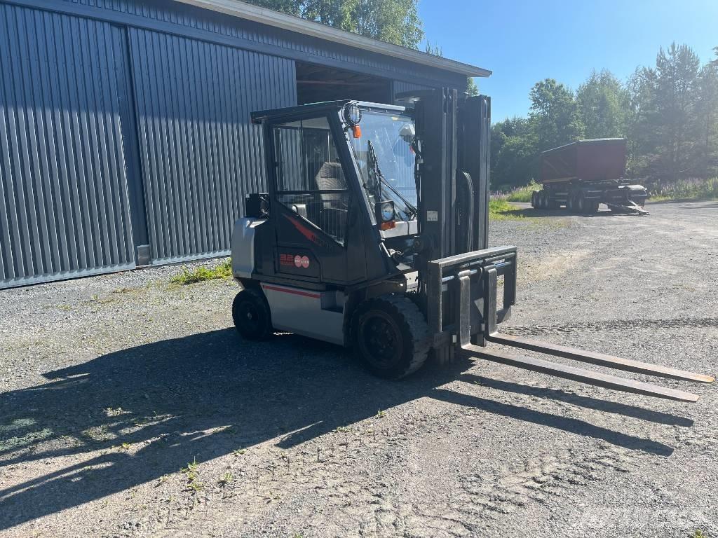 Nissan FGD02A320 Dieselové vozíky