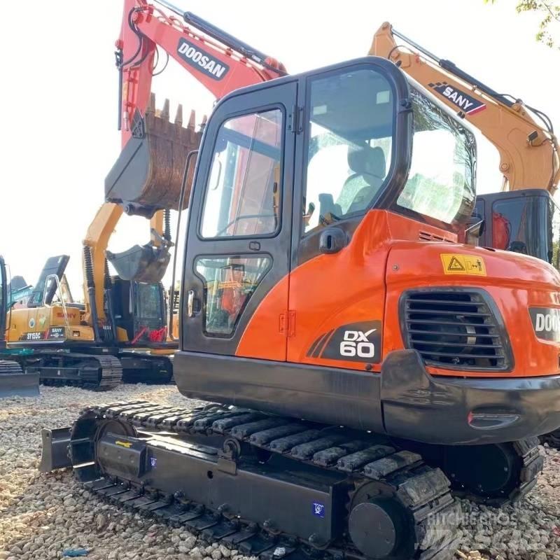 Doosan DX 60 Pásové rýpadlá