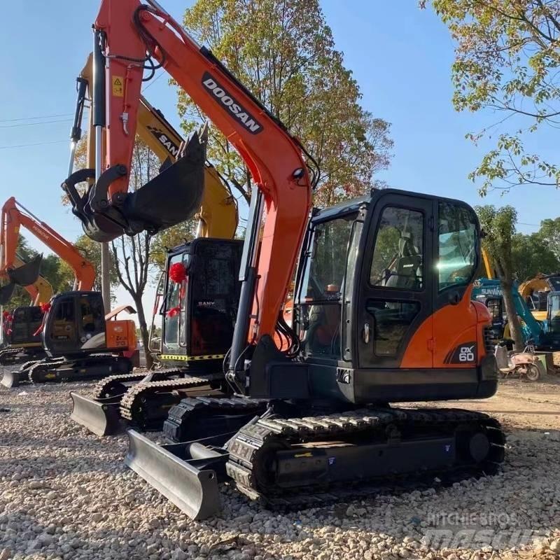 Doosan DX 60 Pásové rýpadlá