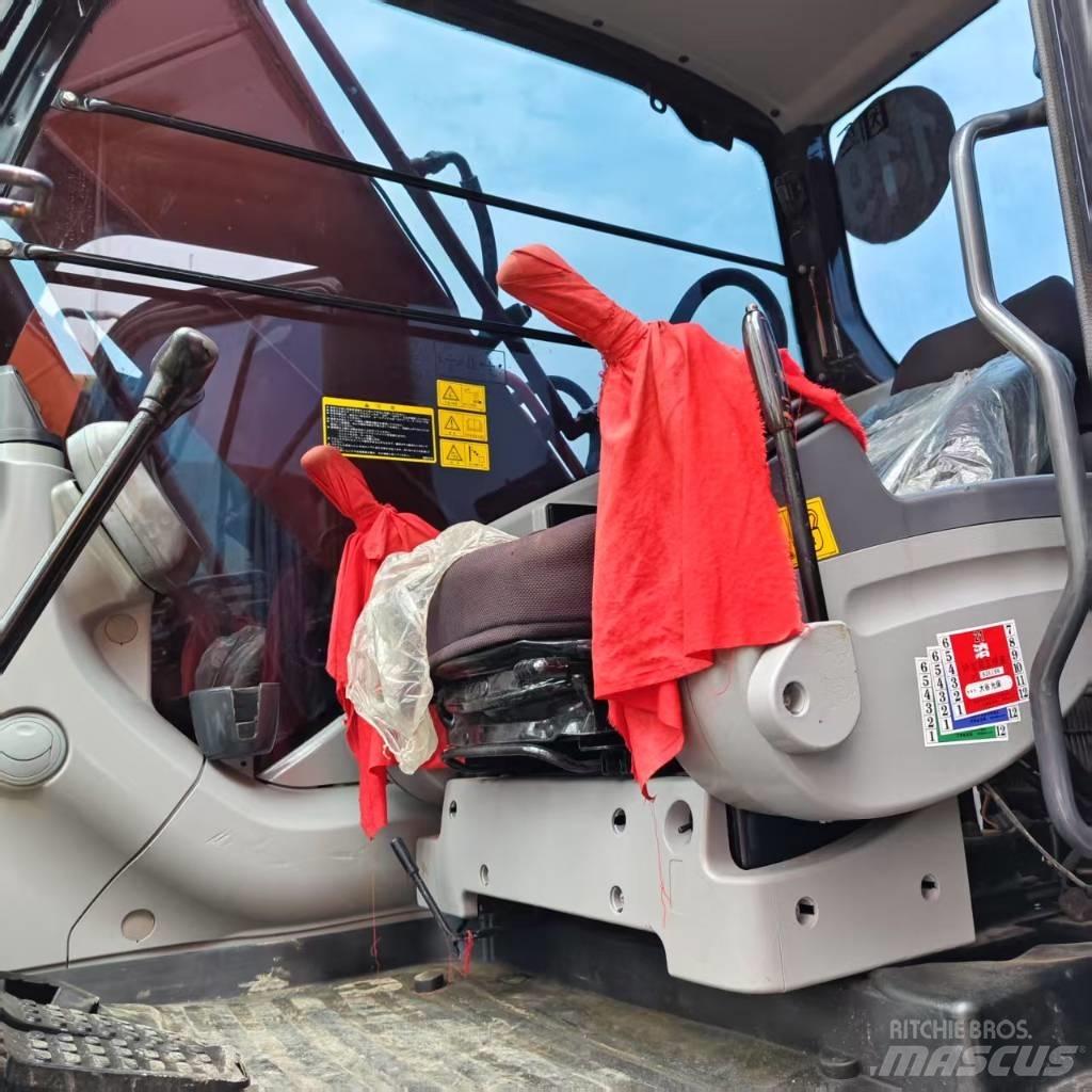 Hitachi ZX 210 Pásové rýpadlá