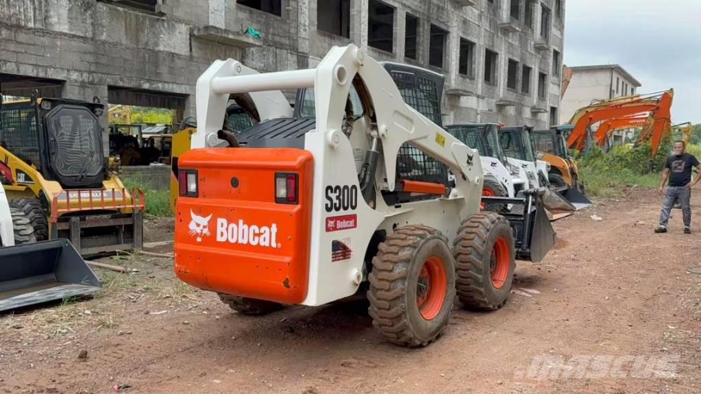 Bobcat S 300 Šmykom riadené nakladače