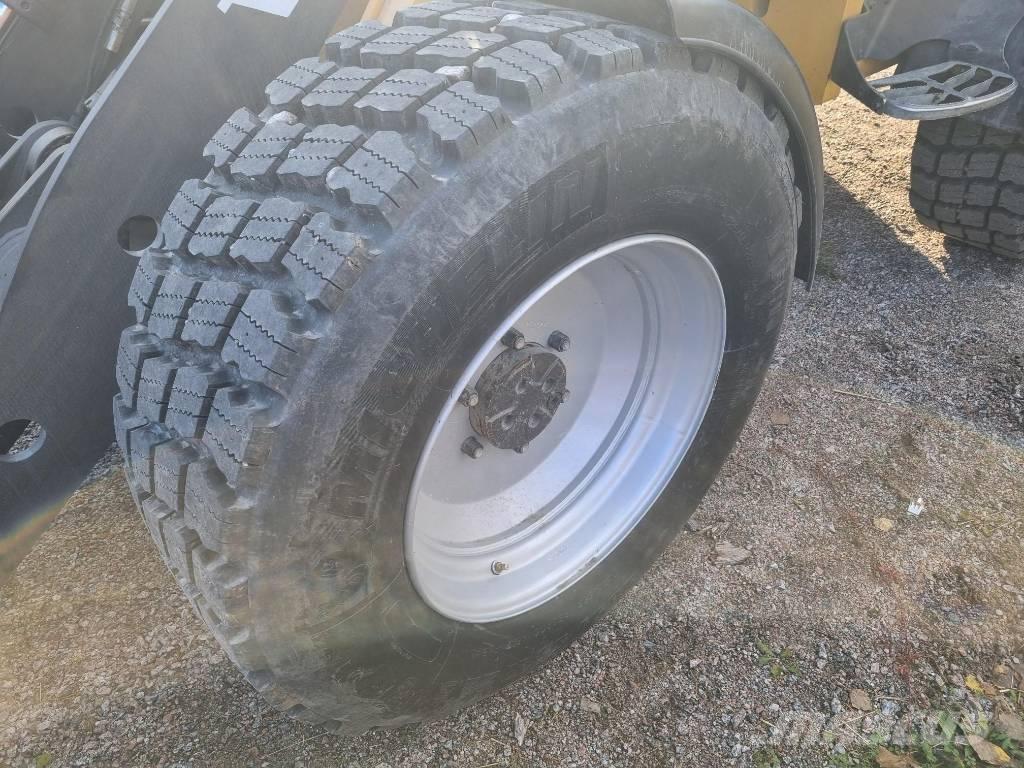 Volvo L25F Šmykom riadené nakladače