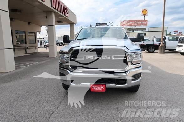 RAM 3500 HD Plošinové nákladné automobily/nákladné automobily so sklápacími bočnicami