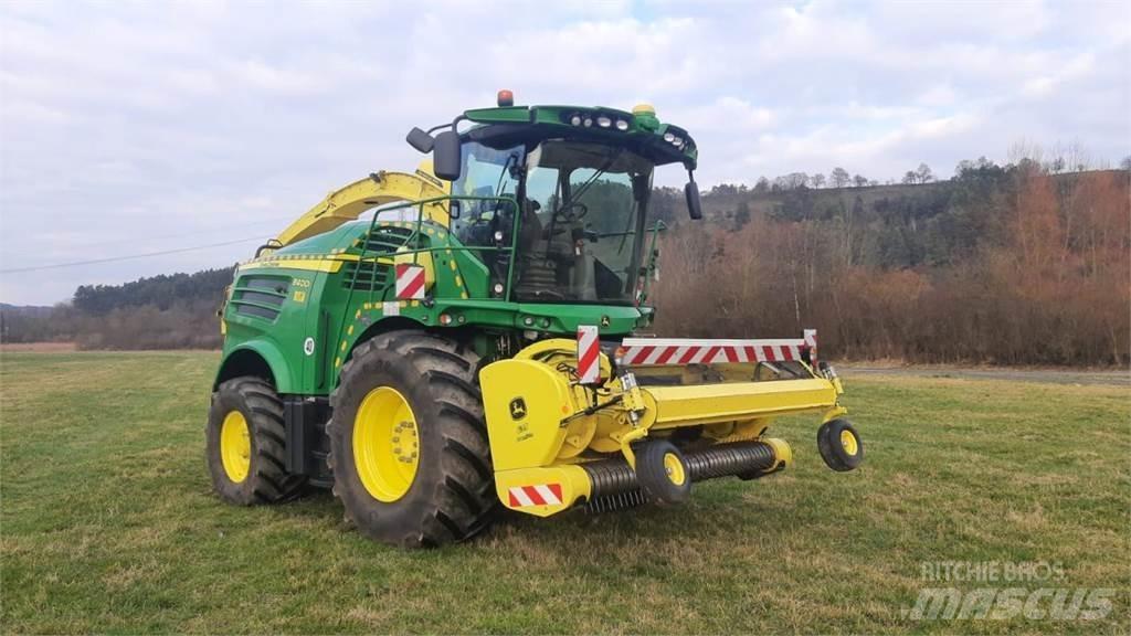 John Deere 8400i Samochodné kosačky