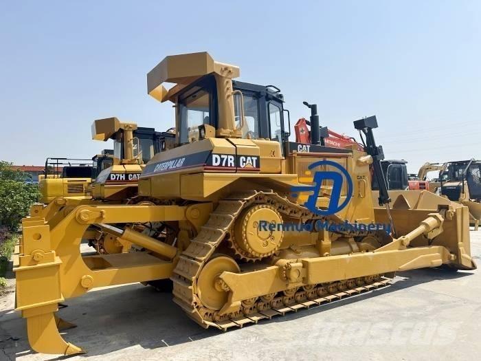 CAT D 7 R Pásové dozéry