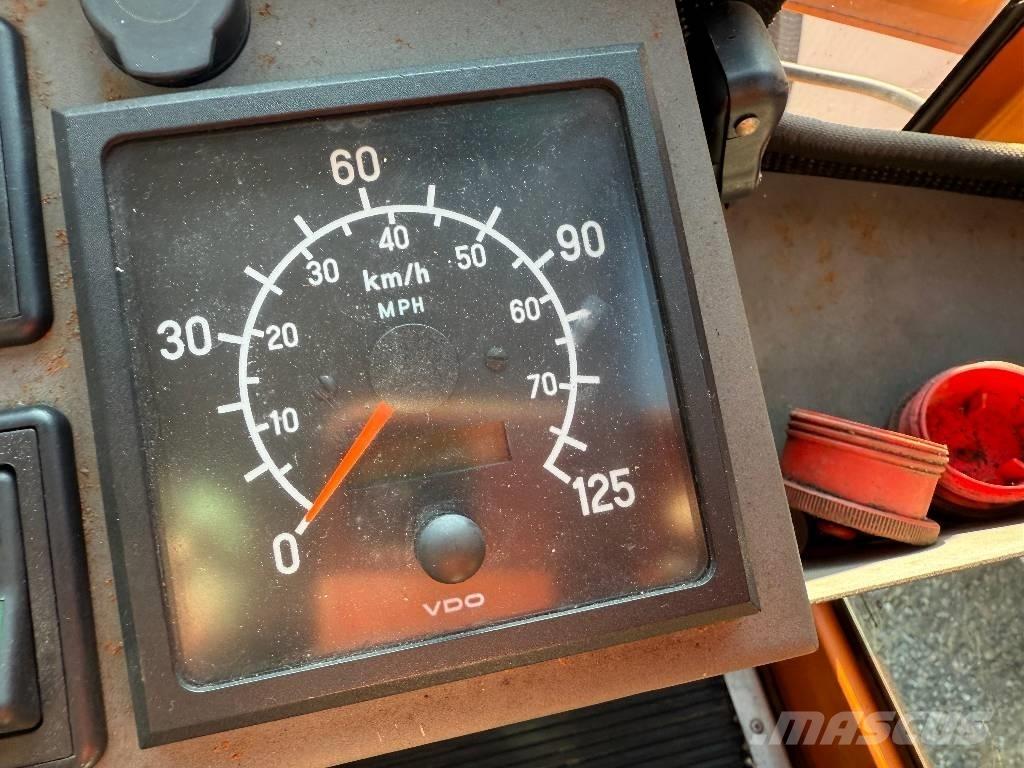 Hansa APZ 1003 Nosiče náradia