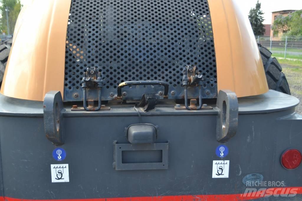 CASE 1110 EX-D Ťahačové valce
