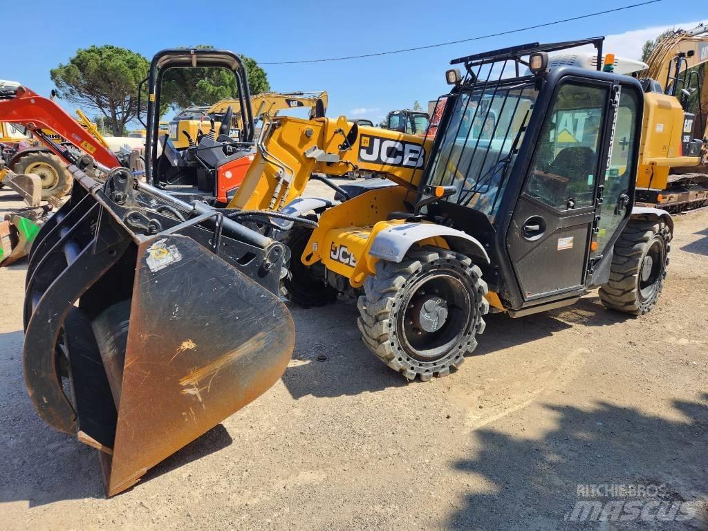 JCB 525-60 Teleskopické manipulátory