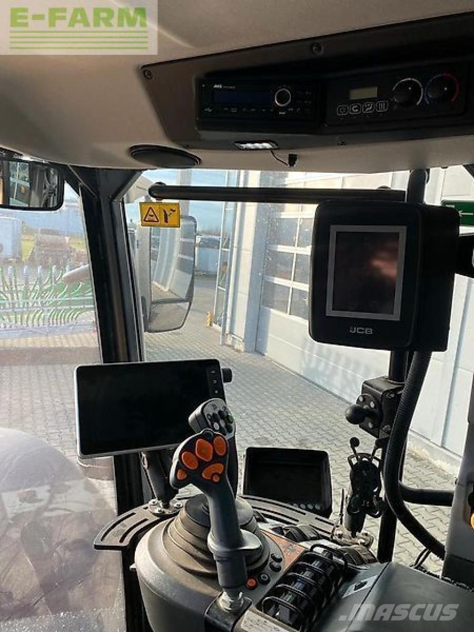 JCB 4220 fatsrac Traktory