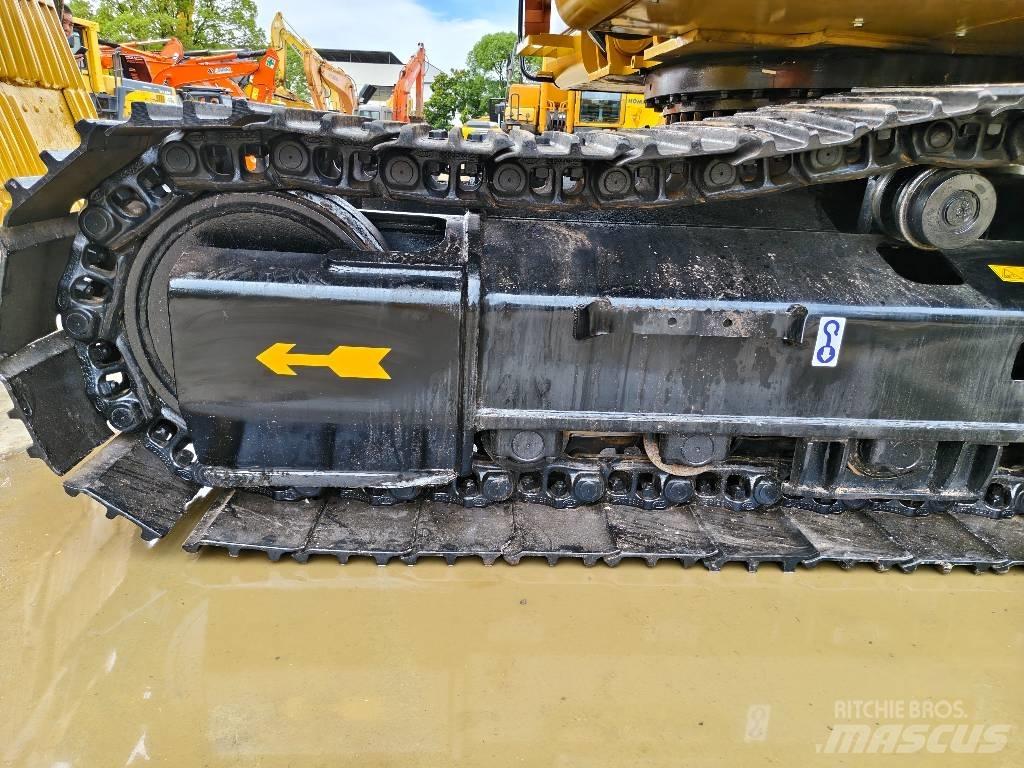 CAT 330 D2 L Pásové rýpadlá