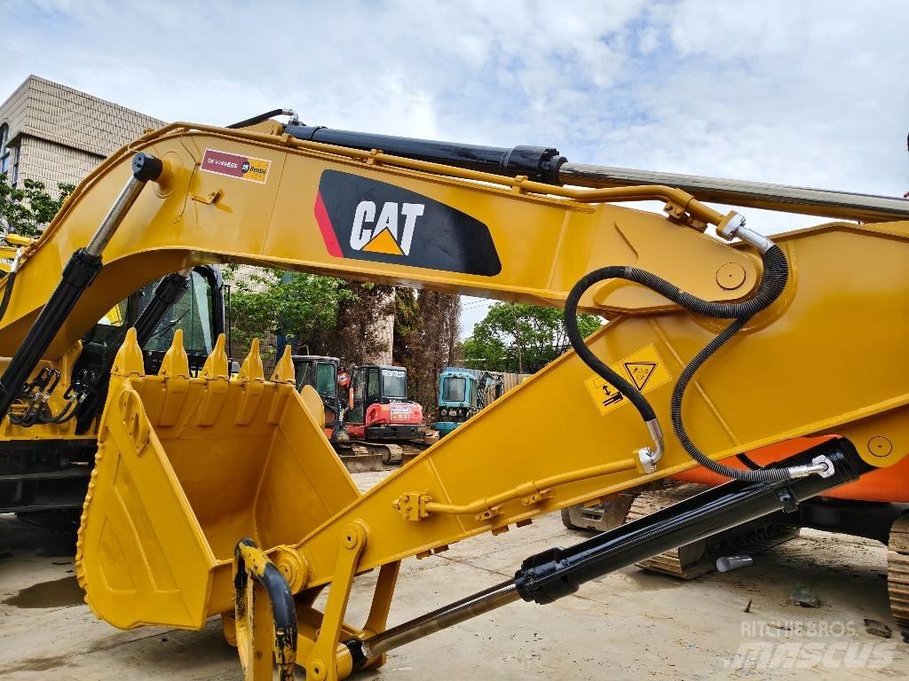 CAT 330 D2 L Pásové rýpadlá