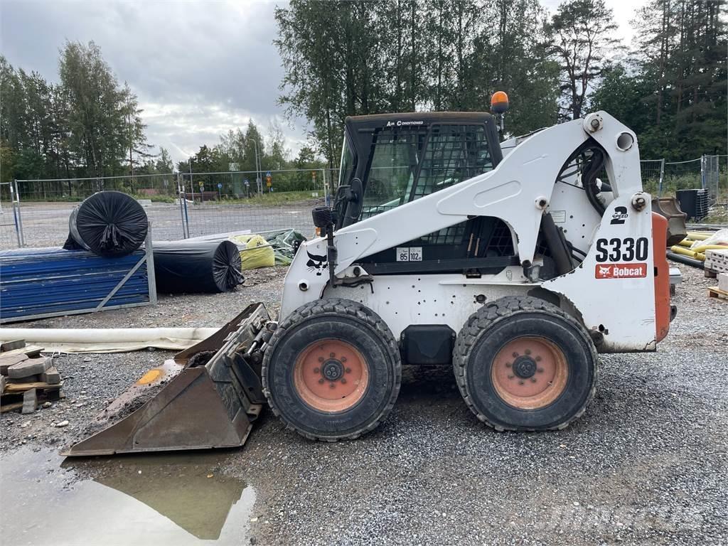 Bobcat S330 Šmykom riadené nakladače