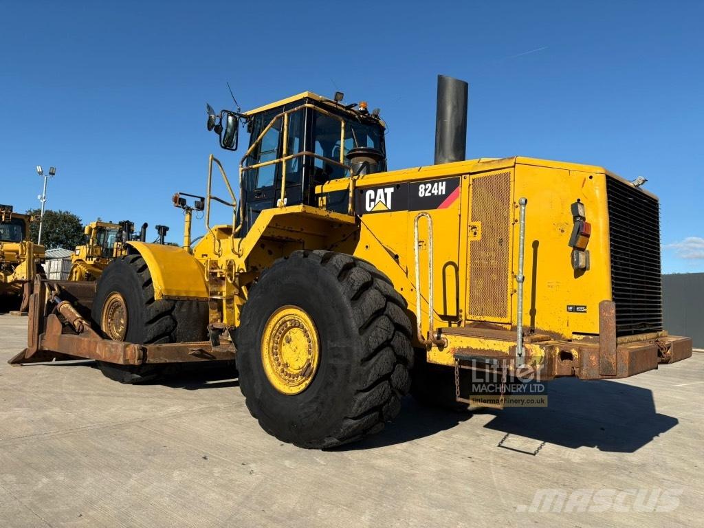 CAT 824 H Kolesové dozéry