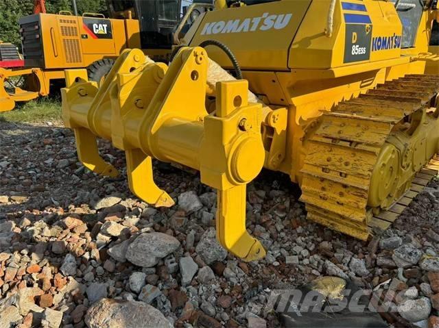 Komatsu D 85 EX Pásové dozéry