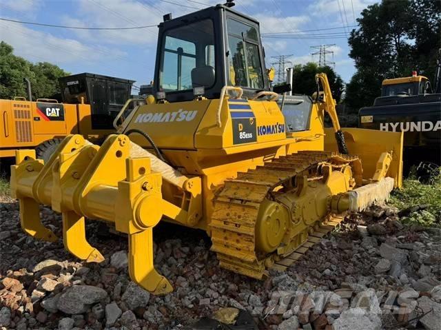 Komatsu D 85 EX Pásové dozéry
