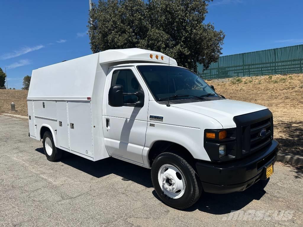 Ford Econoline E-350 Nakladacia/sklápacia bočnica