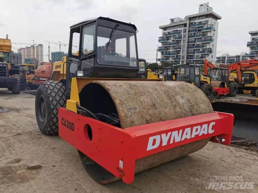 Dynapac CA 30 D Ťahačové valce