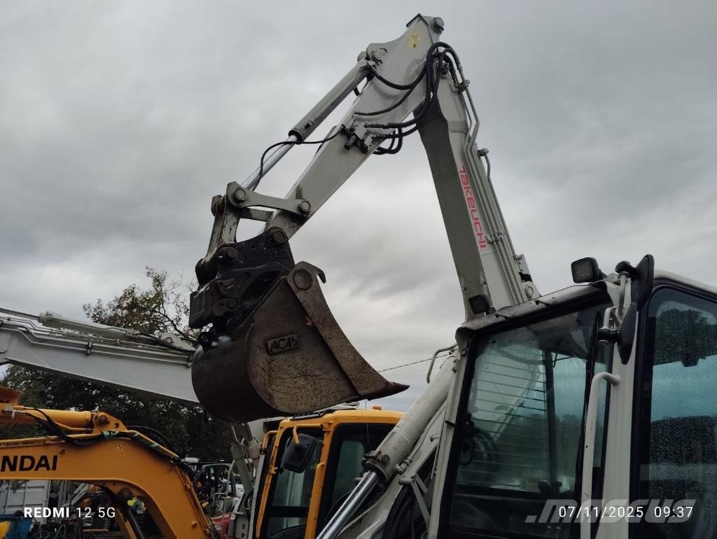 Takeuchi 280 FR Pásové rýpadlá