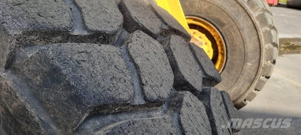 Volvo L 120 E Kolesové nakladače