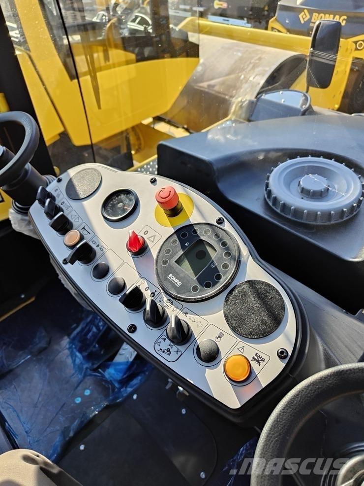 Bomag BW 24 R H Pneumatikové valce