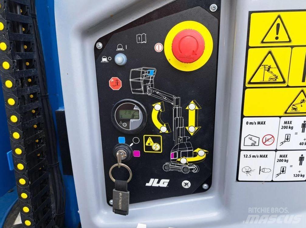 JLG Toucan 8 E-L Vertikálne stĺpové výťahy