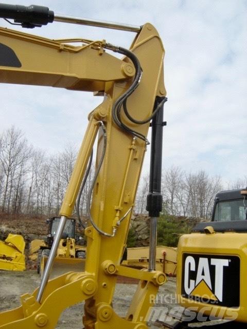 CAT 311F Pásové rýpadlá