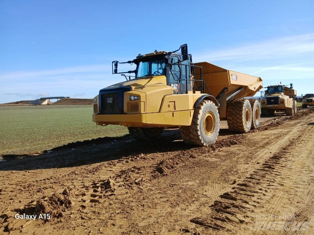 CAT 745 Kĺbové nákladné autá