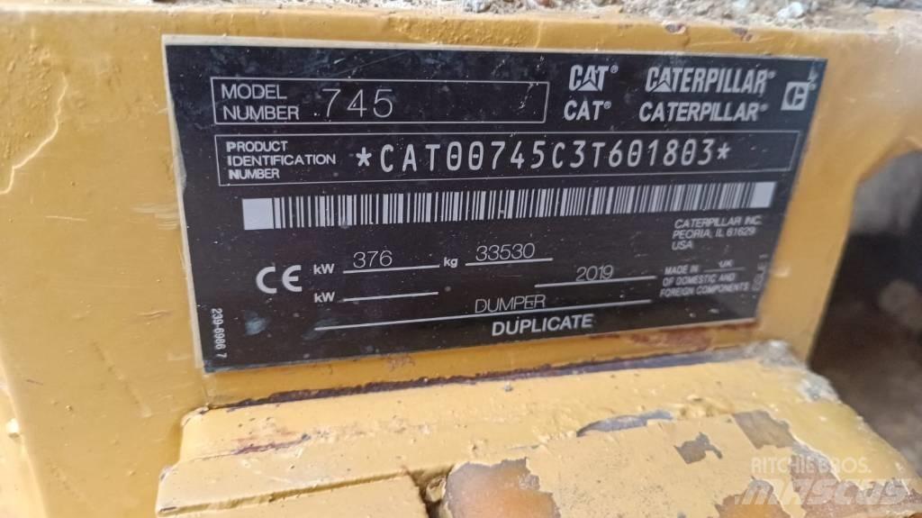 CAT 745 Kĺbové nákladné autá
