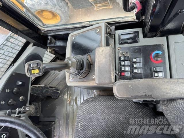 CAT 930 H Kolesové nakladače