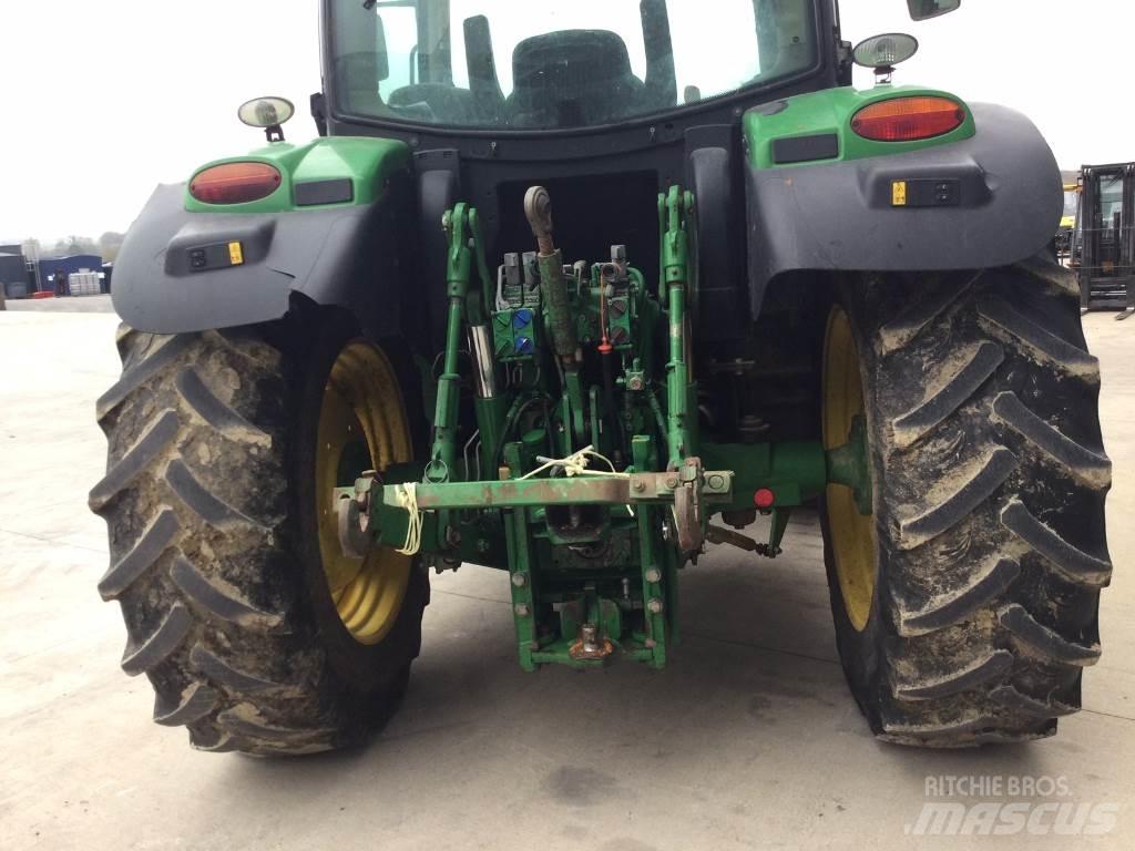 John Deere 6130R Traktory