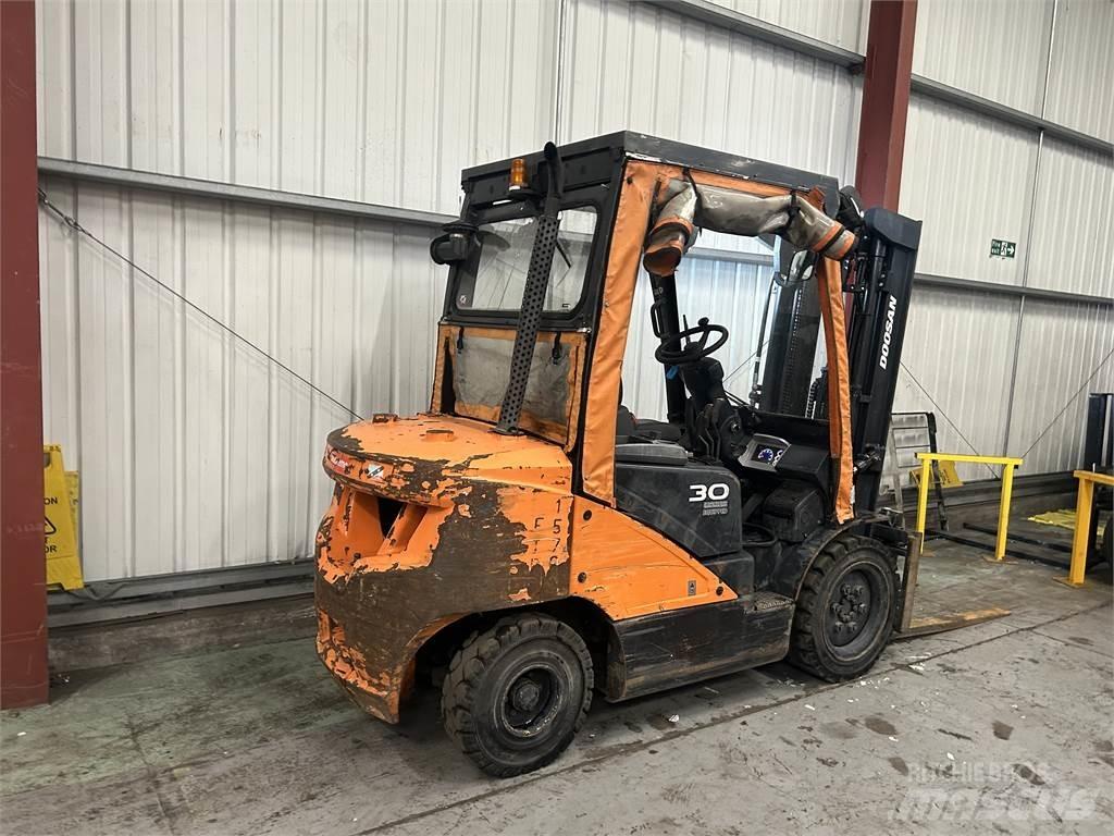 Doosan D30S-5 Dieselové vozíky